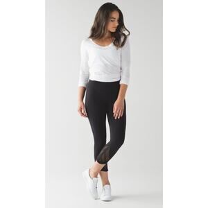 Lululemon Essential Rhythm Crop Mesh Size 4 Black
